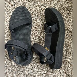 Women’s Teva Midform Universal Black, Size 10
